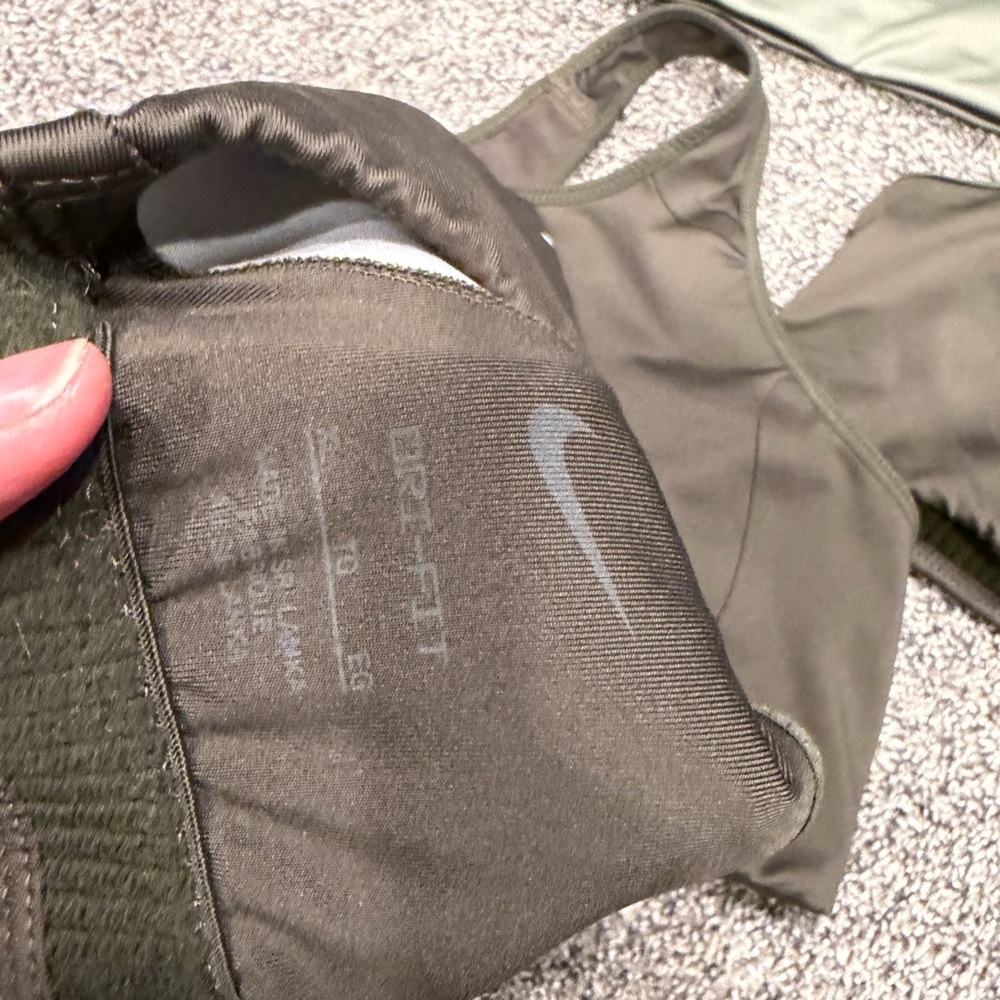 Lot of 4 Nike Olive Green/
Green Sports Bras size XL EUC - Picture 5 of 6